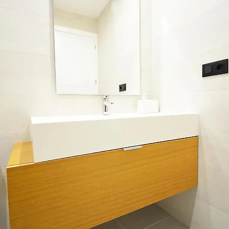Precioso Piso De Diseno Con Piscina En Apartament *