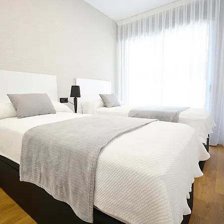 Precioso Piso De Diseno Con Piscina En *
