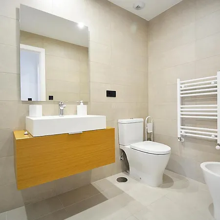Precioso Piso De Diseno Con Piscina En Apartament