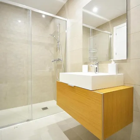 Precioso Piso De Diseno Con Piscina En Sanxenxo
